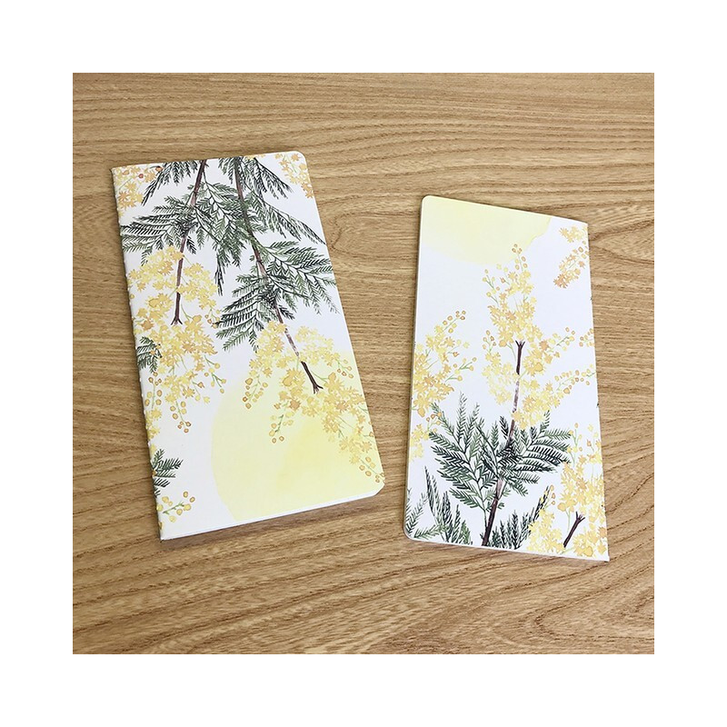 Carnet Japonais slim de 64 pages avec couverture à motif de mimosa d'hiver jaune.