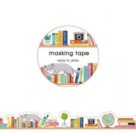 Rouleau de Washi Tape Japonais avec pour motifs des livres et des chats sur des étagères.