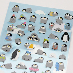 Planche de plus de 60 Stickers avec comme thème des petits pingouins et des phoques dans diverses situations. Détails 1